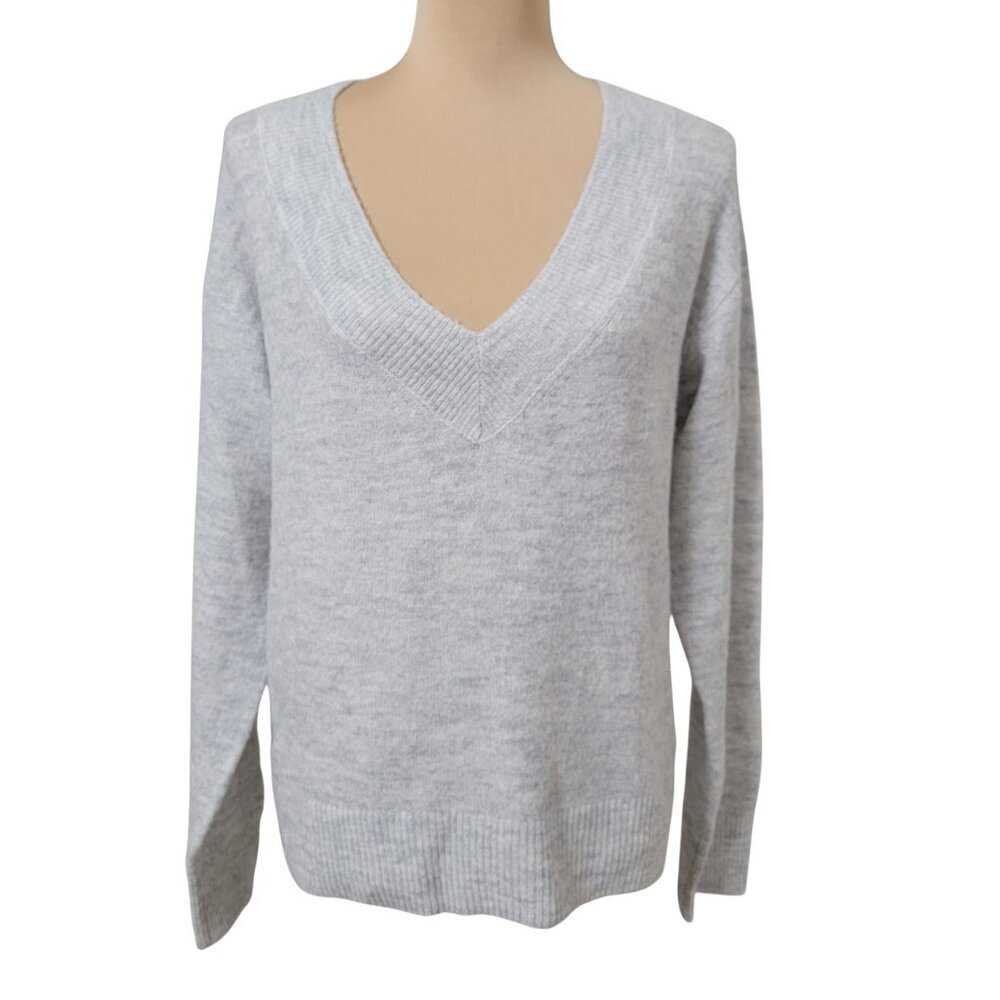GAP Size XS Light Gray Heather Oversized V-Neck Sweater, Gently Used Condition